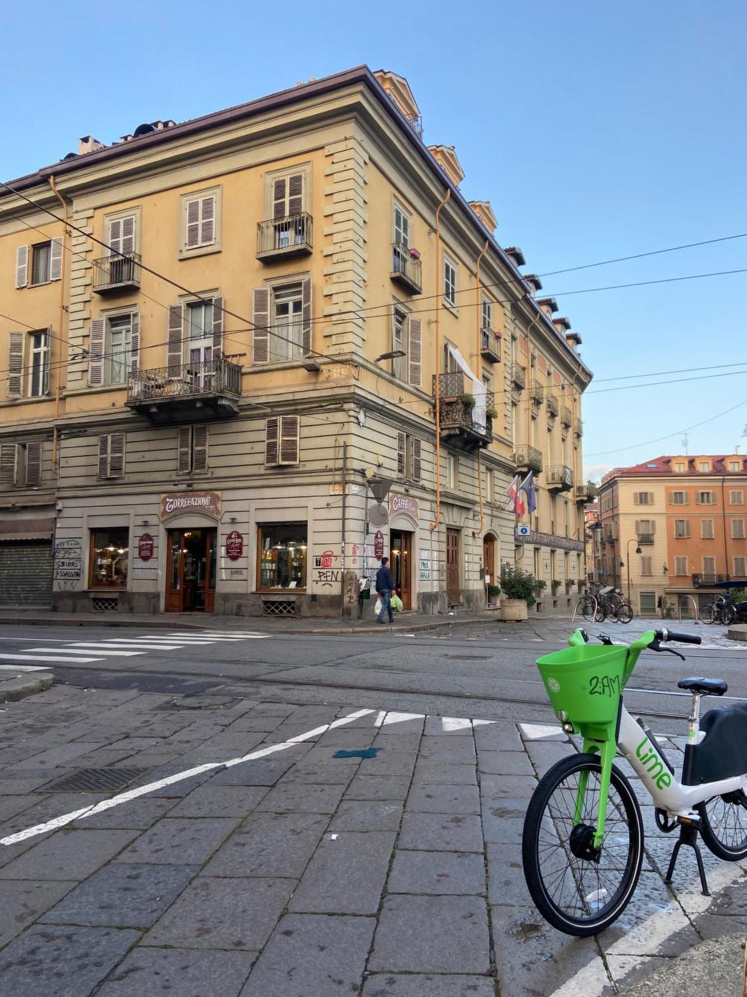 Borgo Dora 1 *